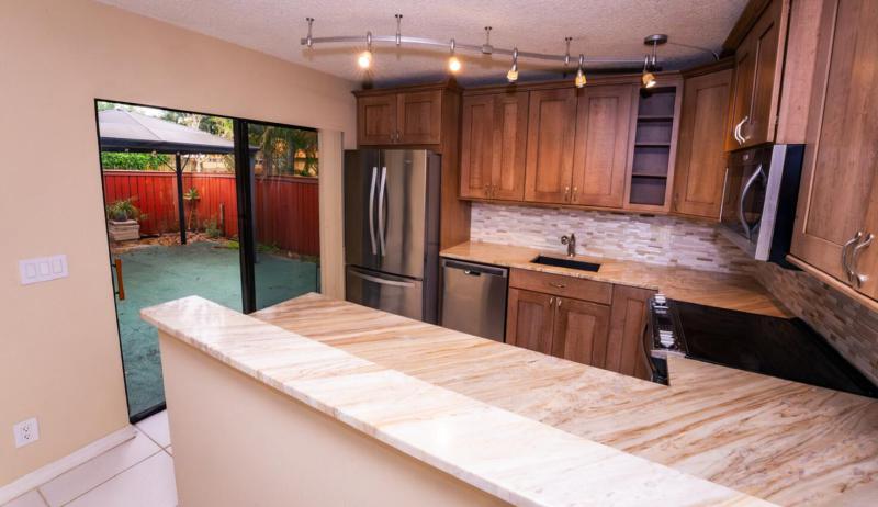  Condo & Townhome Photos