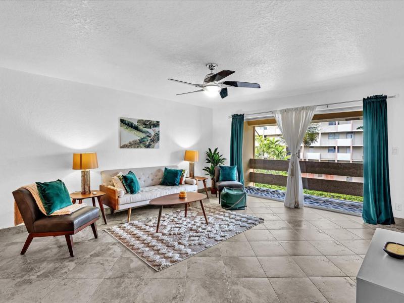  Condo & Townhome Photos