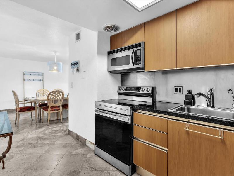  Condo & Townhome Photos