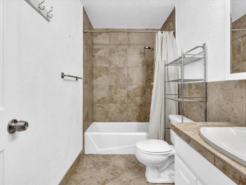  Condo & Townhome Photos