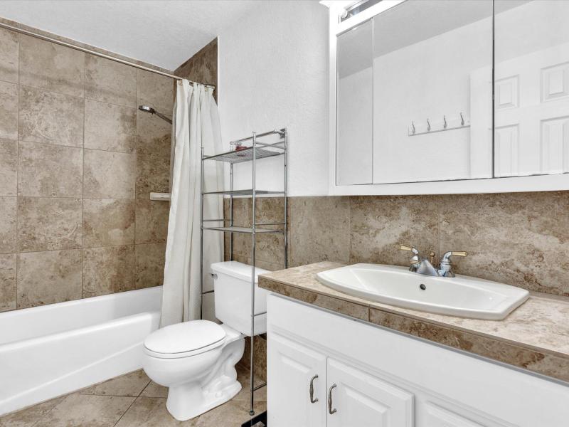  Condo & Townhome Photos