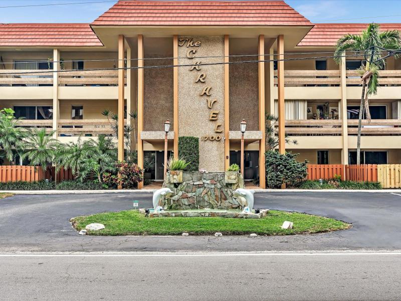  Condo & Townhome Photos
