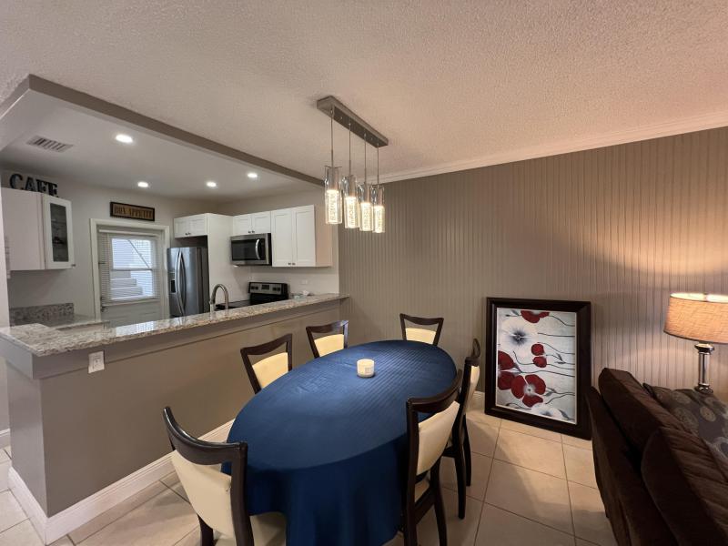  Condo & Townhome Photos