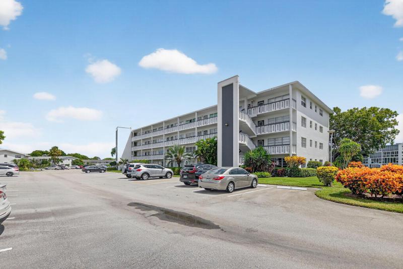  Condo & Townhome Photos