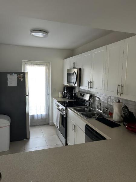  Condo & Townhome Photos