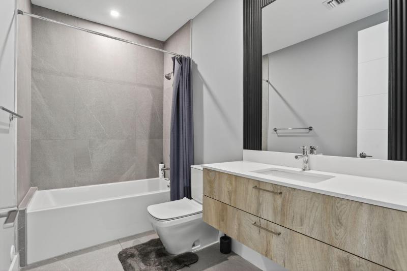  Condo & Townhome Photos