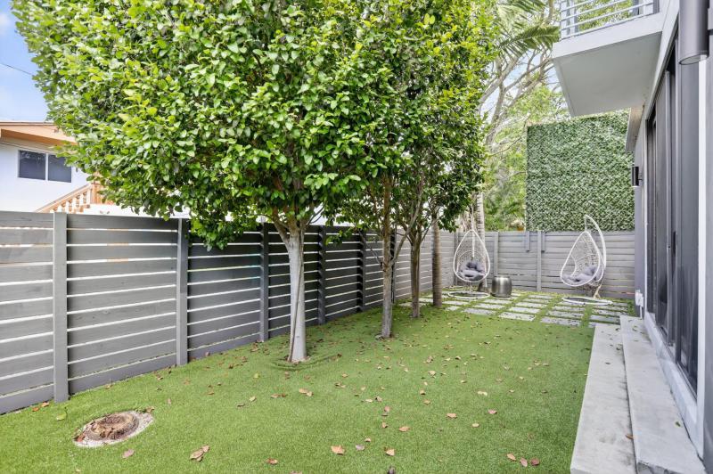  Condo & Townhome Photos