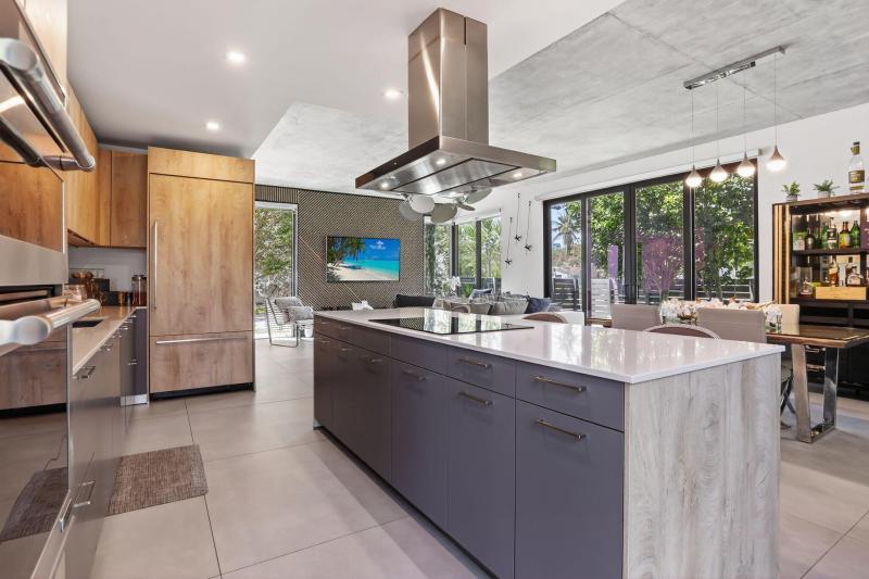  Condo & Townhome Photos