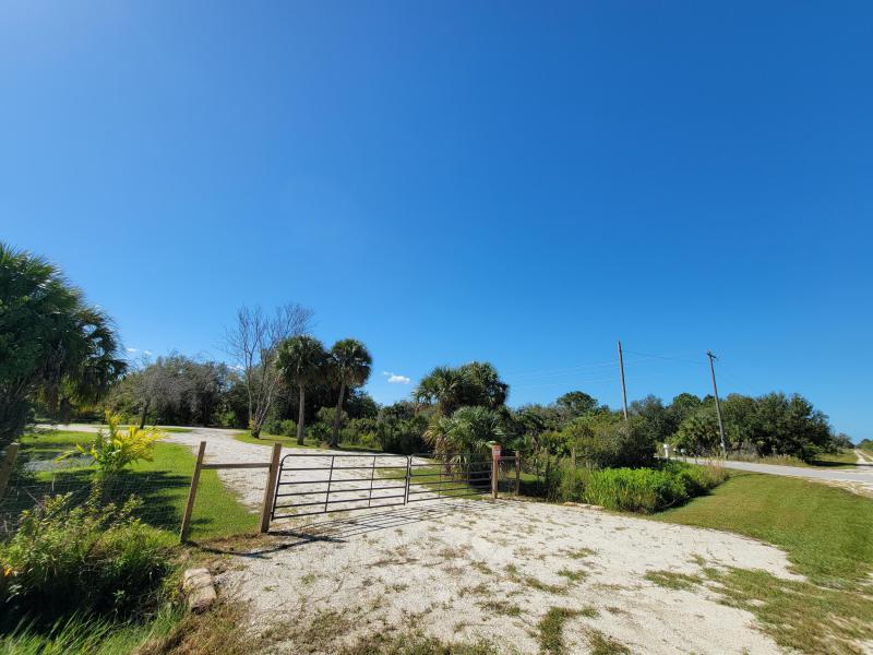  Commercial & Industrial Land Images 