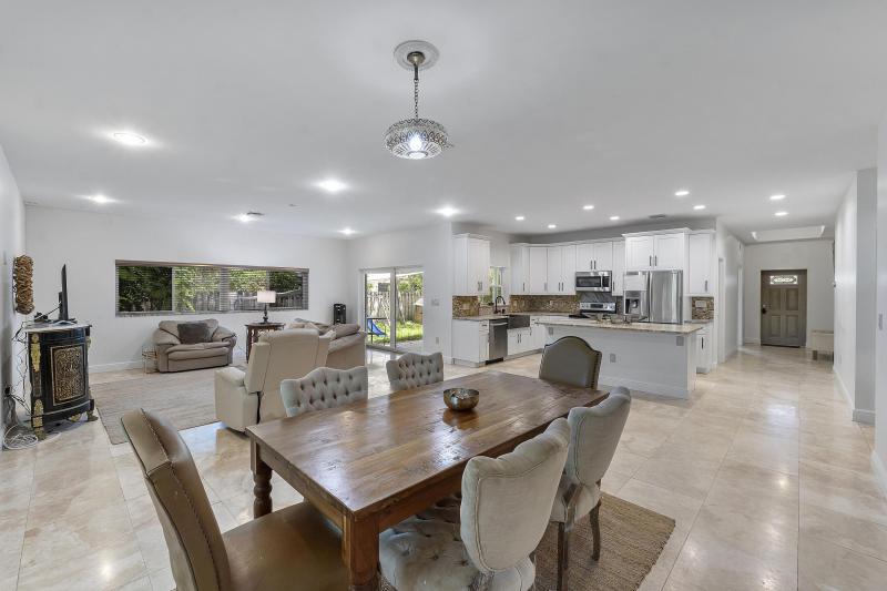  Single Family Homes Photo 11:  Fort Lauderdale,  FL 33312