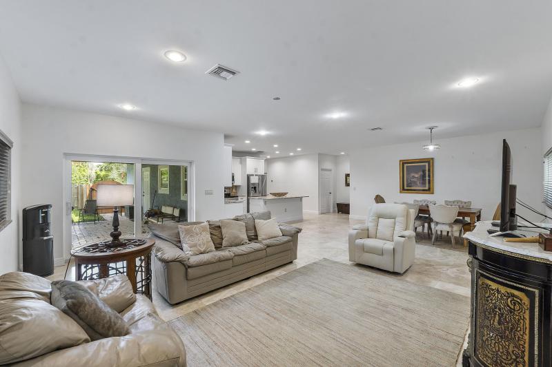  Single Family Homes Photo 16:  Fort Lauderdale,  FL 33312