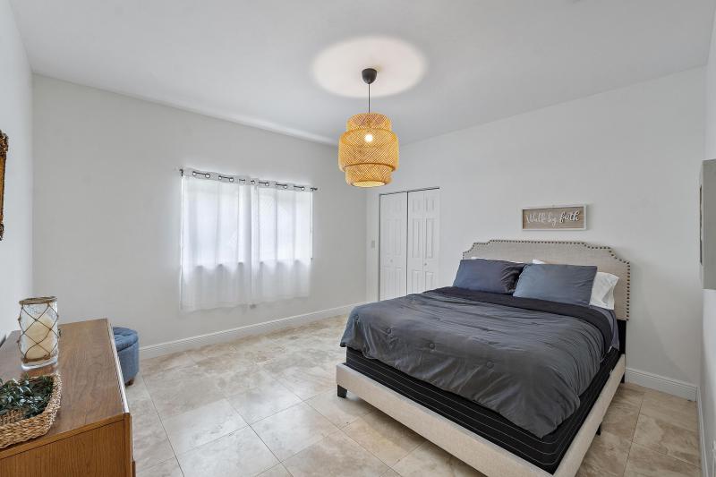  Single Family Homes Photo 5:  Fort Lauderdale,  FL 33312