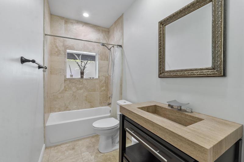  Single Family Homes Photo 6:  Fort Lauderdale,  FL 33312