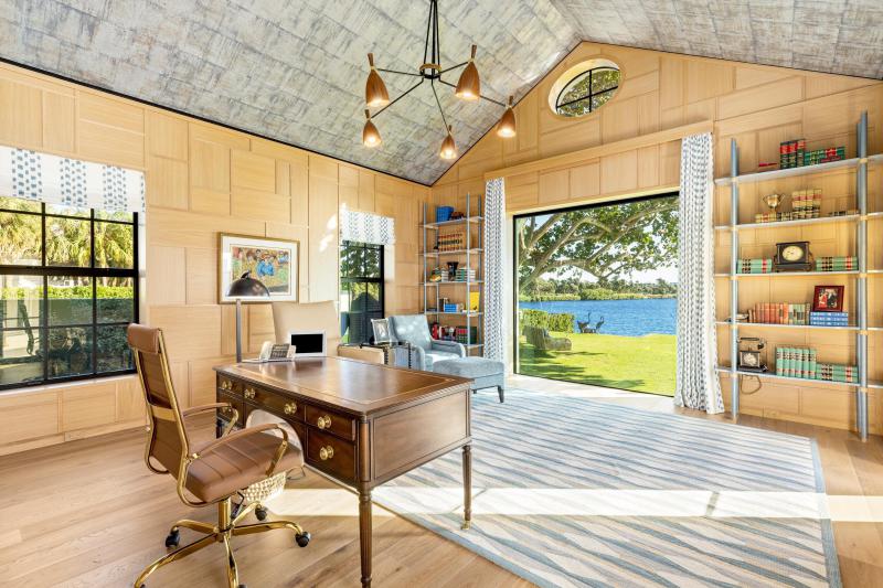  Single Family Homes Photo 11:  Palm Beach,  FL 33480