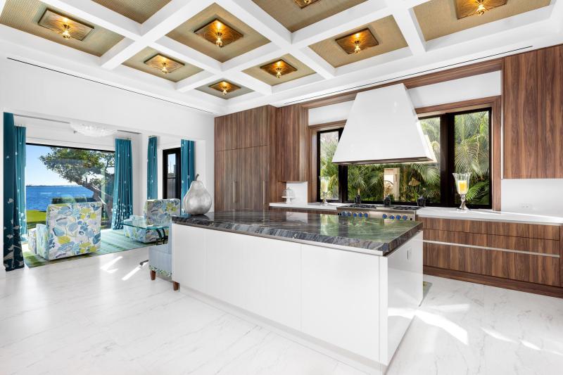  Single Family Homes Photo 14:  Palm Beach,  FL 33480