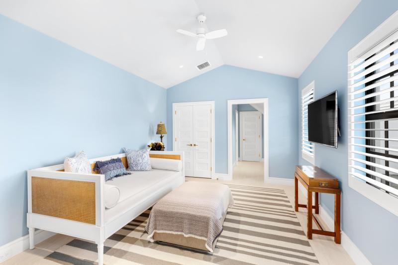  Single Family Homes Photo 36:  Palm Beach,  FL 33480