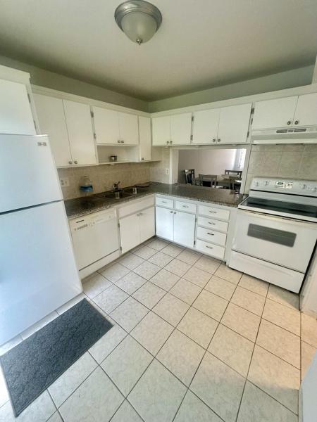  Condo & Townhome Photos