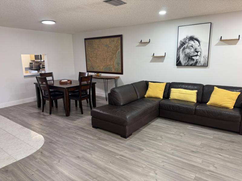 Condo & Townhome Photos