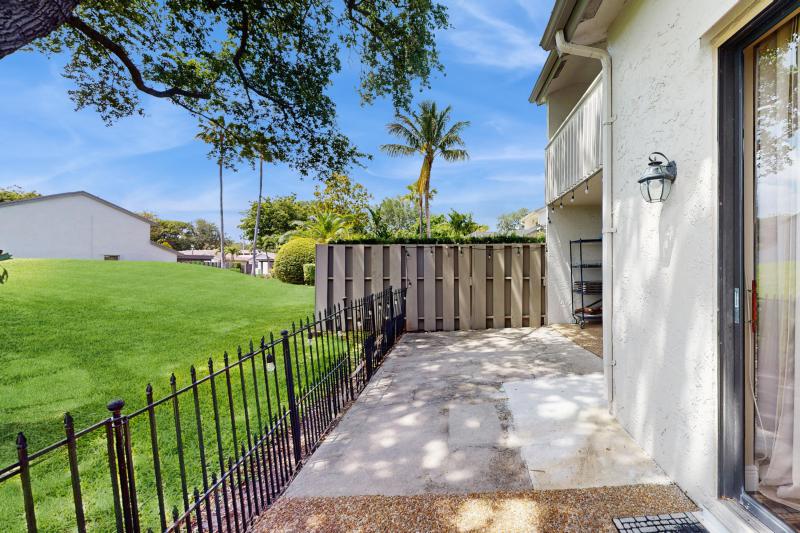  Condo & Townhome Photos