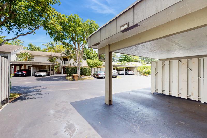  Condo & Townhome Photos