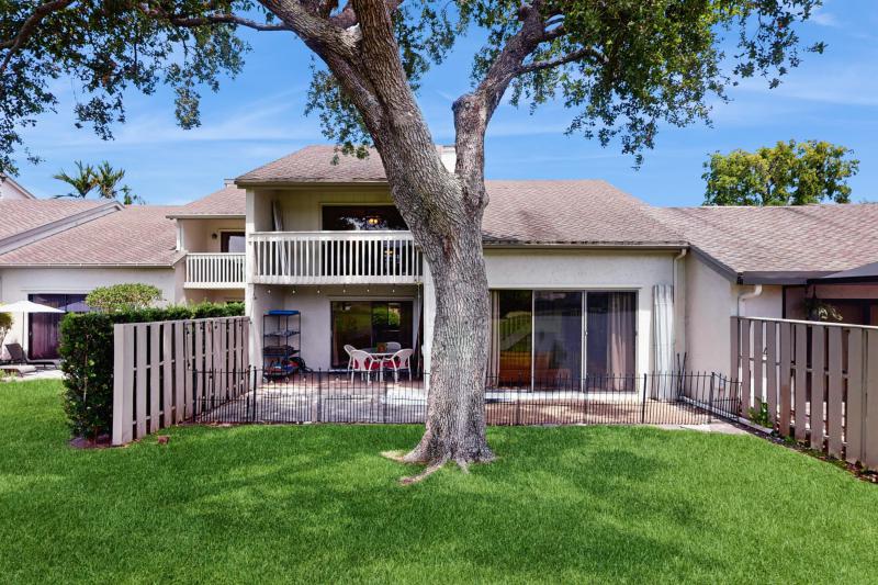 Condo & Townhome Photos
