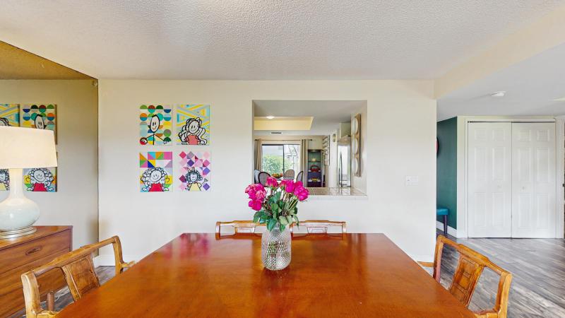  Condo & Townhome Photos