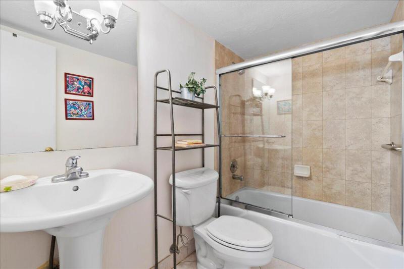  Condo & Townhome Photos