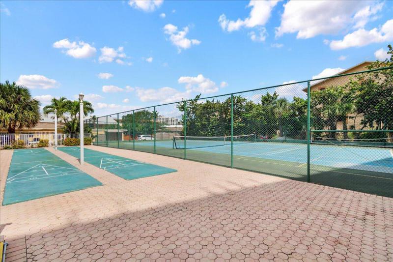  Condo & Townhome Photos