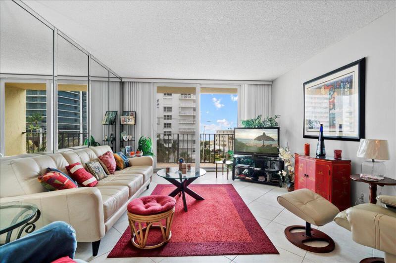  Condo & Townhome Photos