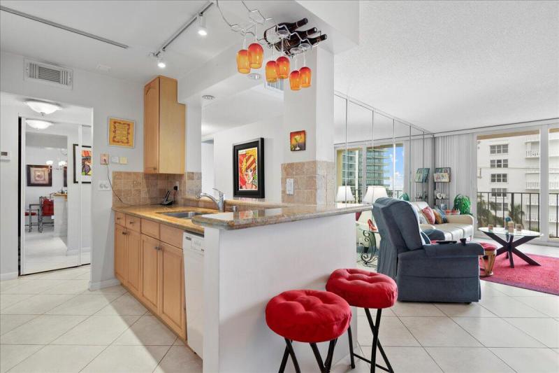  Condo & Townhome Photos