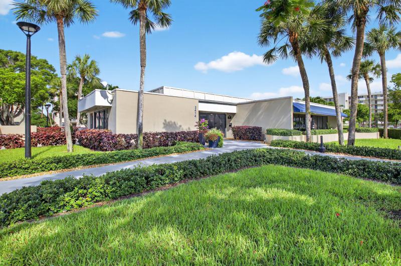  Condo & Townhome Photos
