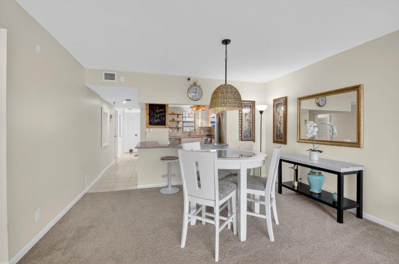  Condo & Townhome Photos