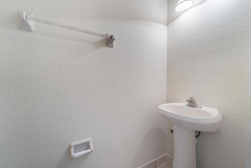  Condo & Townhome Photos