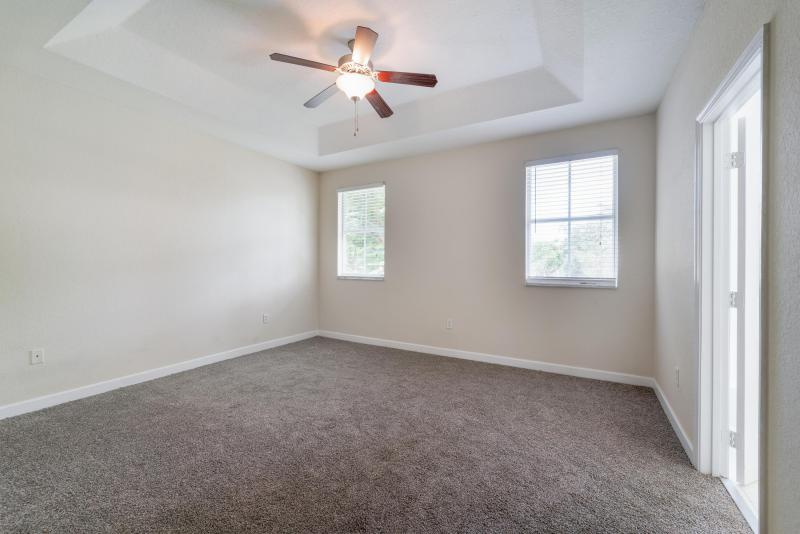  Condo & Townhome Photos