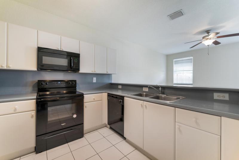  Condo & Townhome Photos