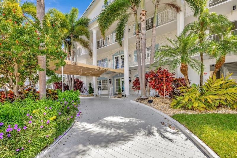 Condo & Townhome Photos