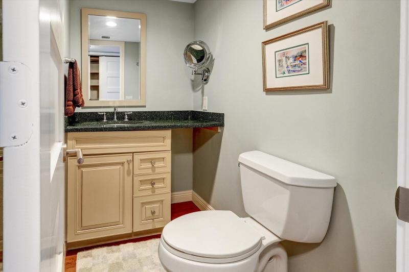  Condo & Townhome Photos