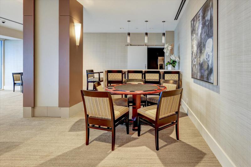  Condo & Townhome Photos