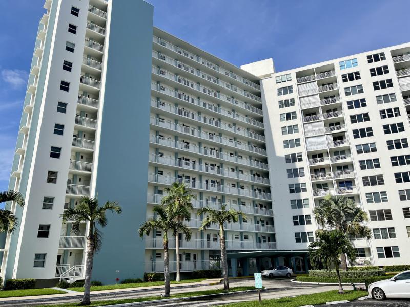  Condo & Townhome Photos