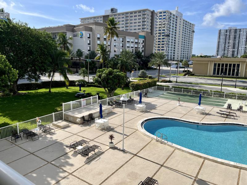  Condo & Townhome Photos