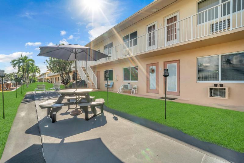  Condo & Townhome Photos