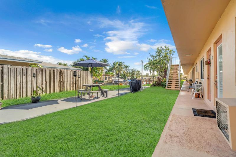  Condo & Townhome Photos