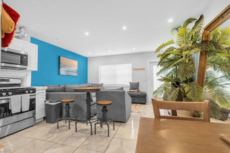  Condo & Townhome Photos