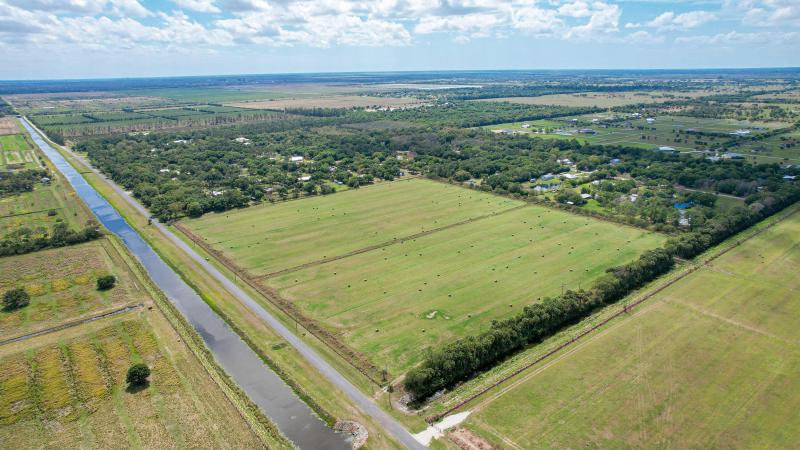  Commercial & Industrial Land Images 