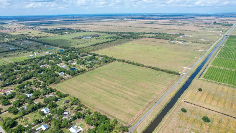  Commercial & Industrial Land Images 