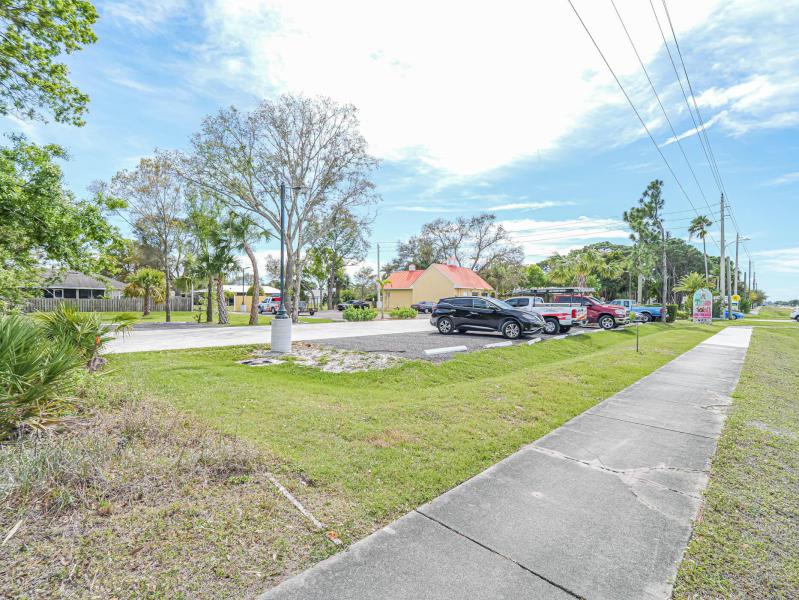  Commercial & Industrial Land Images 