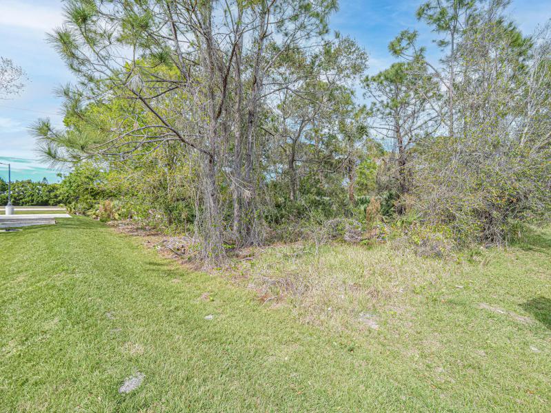  Commercial & Industrial Land Images 