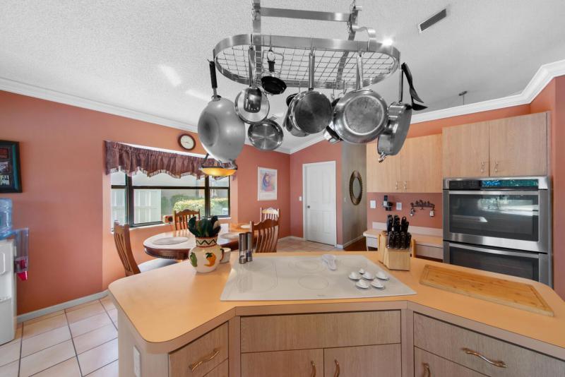  Single Family Homes Photo 13:  Coral Springs,  FL 33076