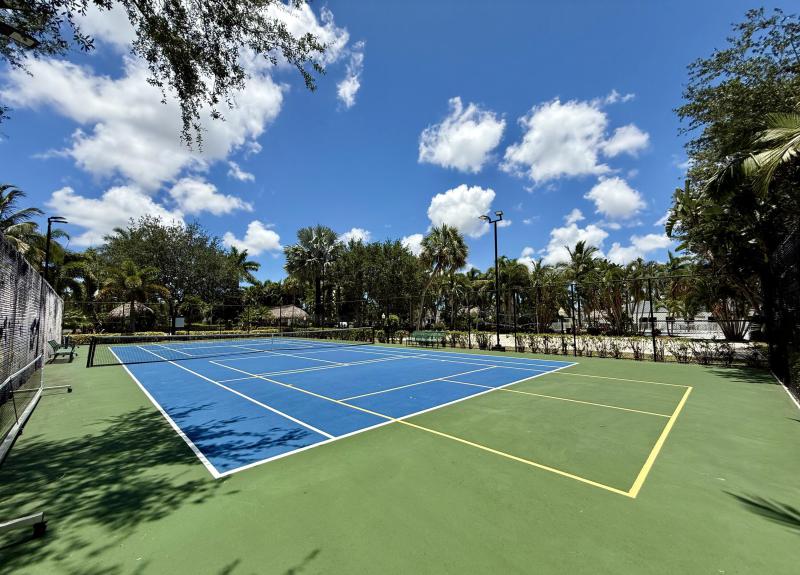  Condo & Townhome Photos