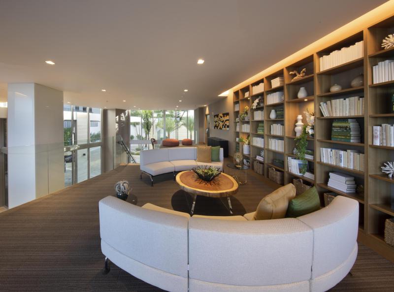  Condo & Townhome Photos